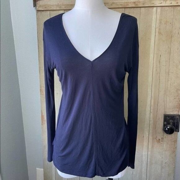 VINCE Purple LS V-Neck Tee,  minimalist, neutral, Beach, Coastal, Weekend S - Picture 2 of 7